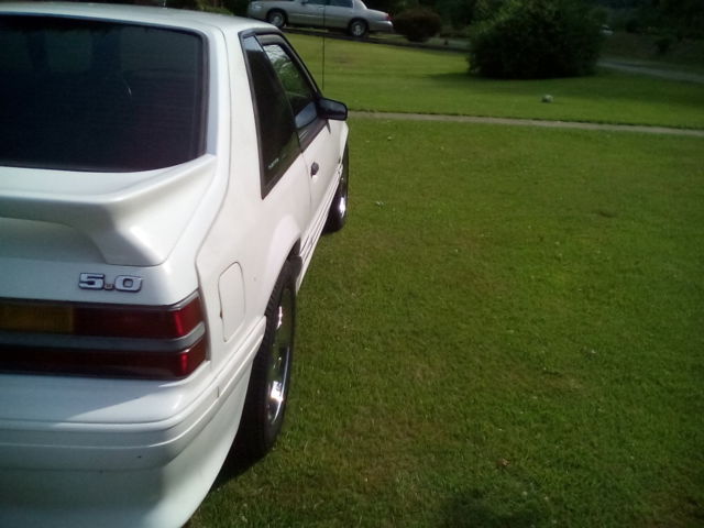 1991 white Ford Mustang Hatchback