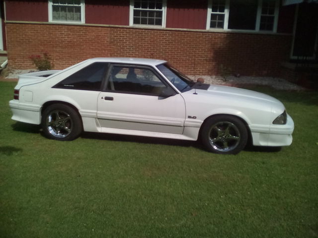 1991 white Ford Mustang Hatchback