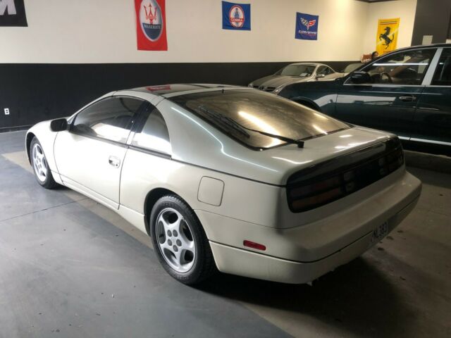 1991 PEARL WHITE Nissan 300ZX Coupe