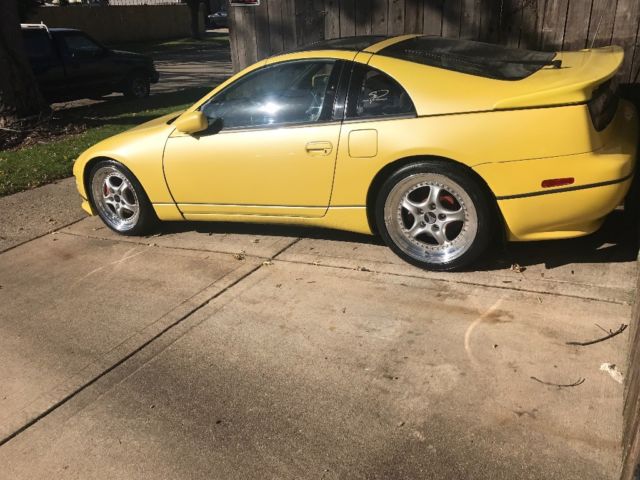 1991 Yellow Nissan 300ZX Hatchback