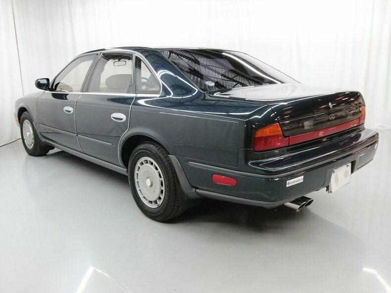 1991 Green Nissan Infiniti Q45 Sedan