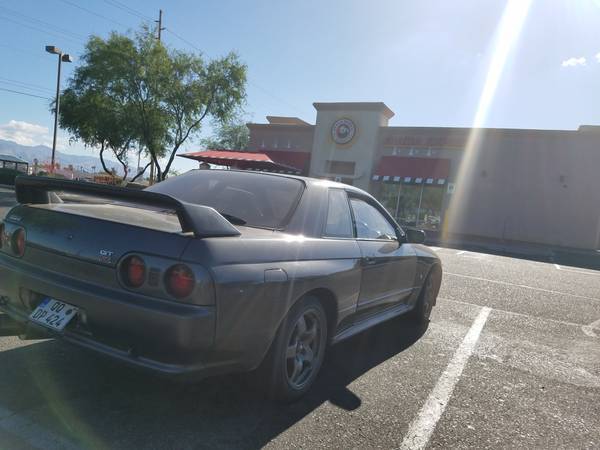 1991 Gray Nissan GT-R Coupe