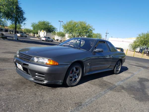 1991 Gray Nissan GT-R Coupe