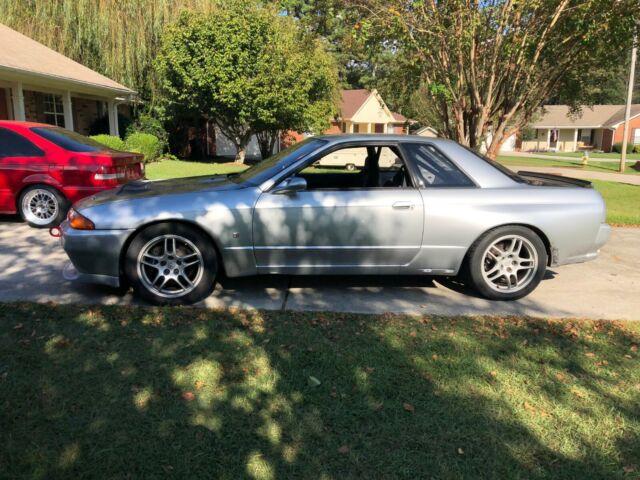 1991 Silver Nissan GT-R Coupe