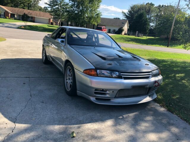 1991 Silver Nissan GT-R Coupe