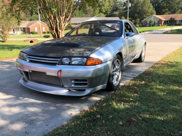 1991 Silver Nissan GT-R Coupe