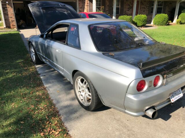 1991 Silver Nissan GT-R Coupe