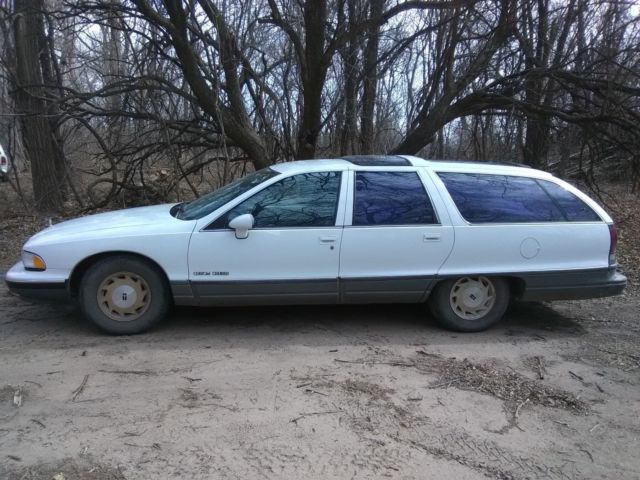 1991 White Oldsmobile Custom Cruiser