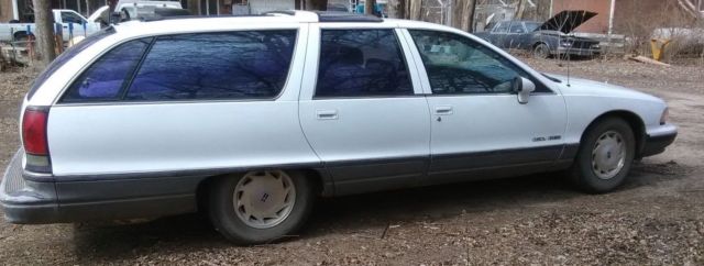 1991 White Oldsmobile Custom Cruiser