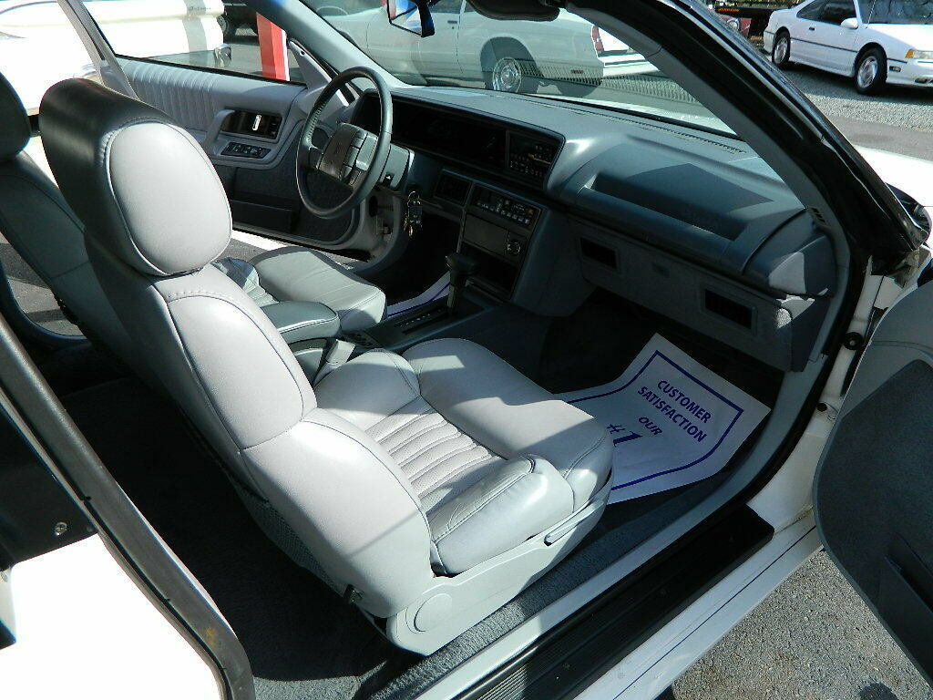 1991 White Oldsmobile Cutlass Convertible