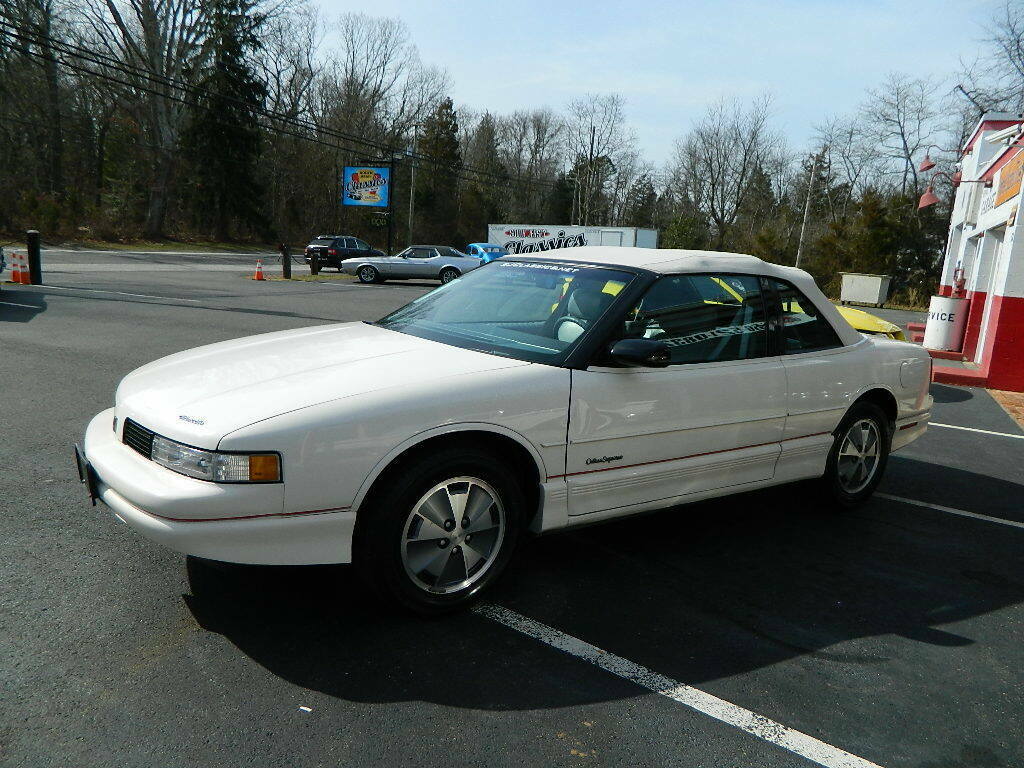 1991 White Oldsmobile Cutlass Convertible