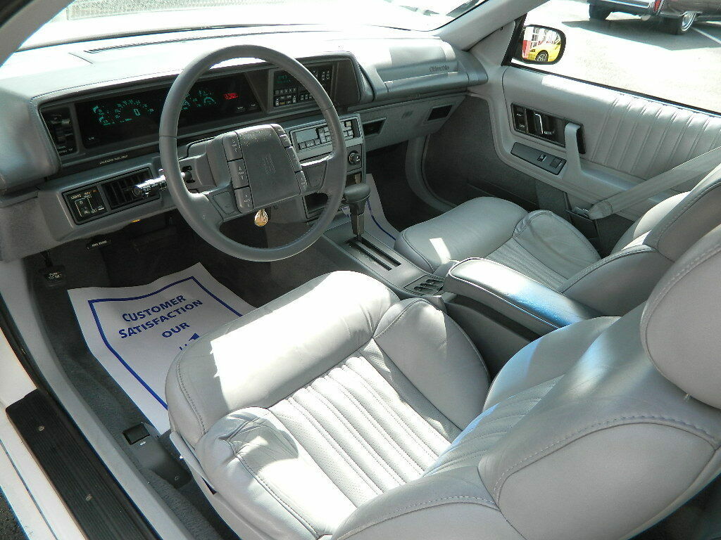 1991 White Oldsmobile Cutlass Convertible