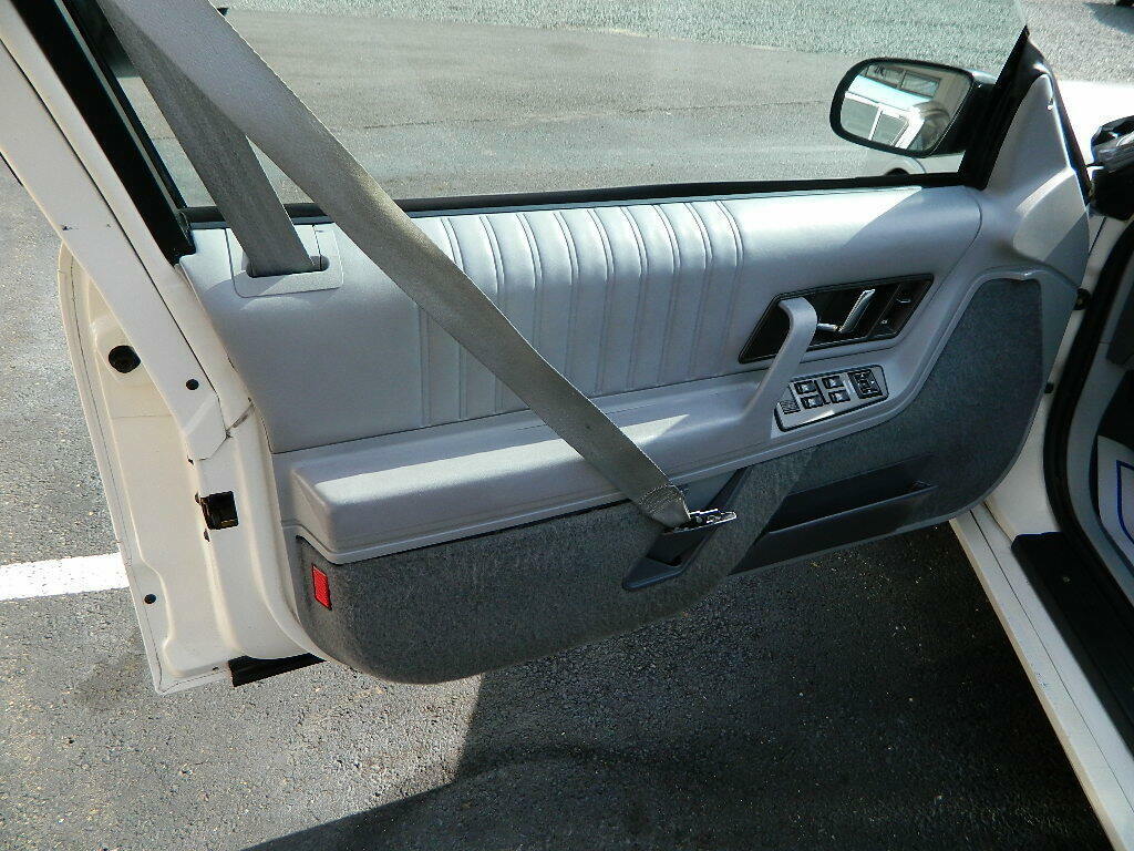 1991 White Oldsmobile Cutlass Convertible