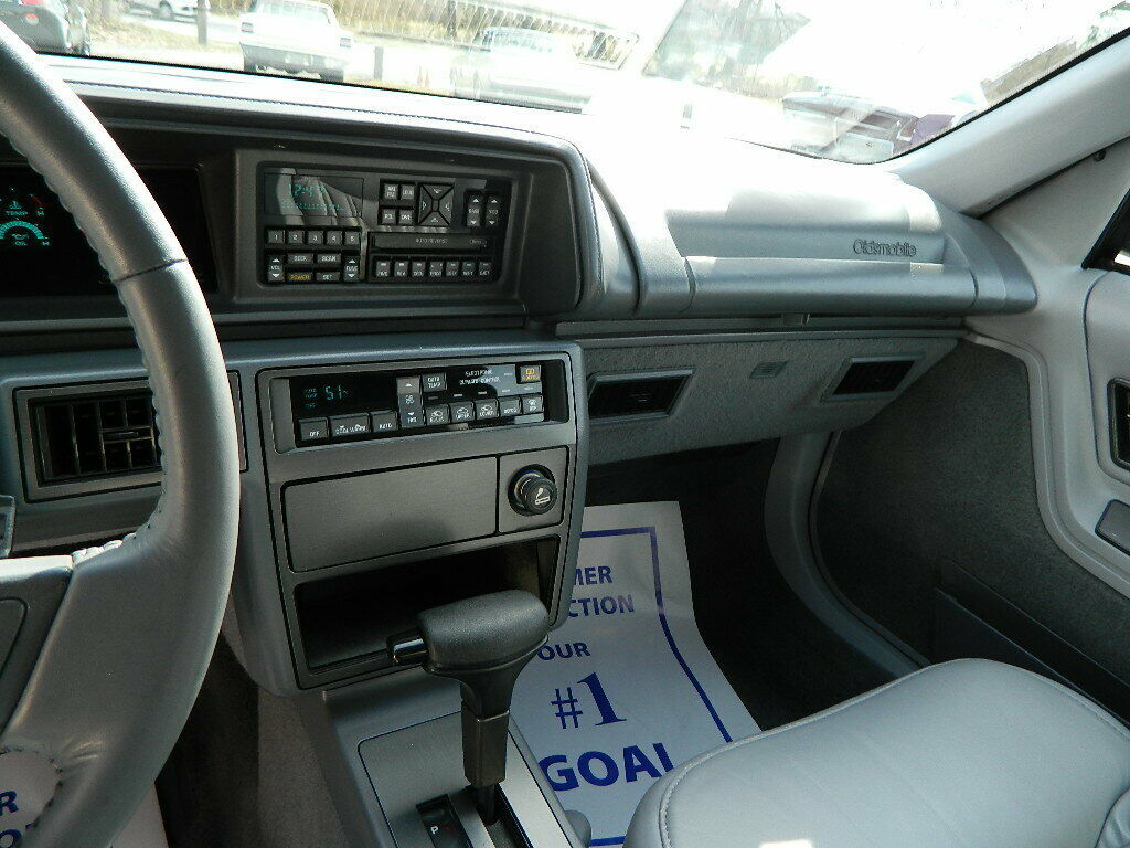 1991 White Oldsmobile Cutlass Convertible