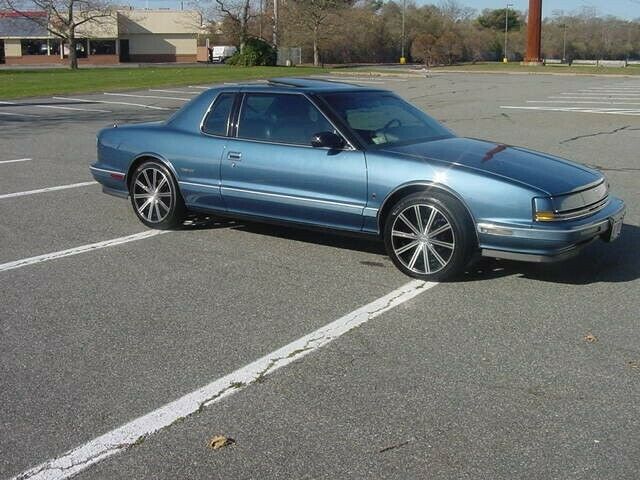 1991 Blue Oldsmobile Toronado Coupe