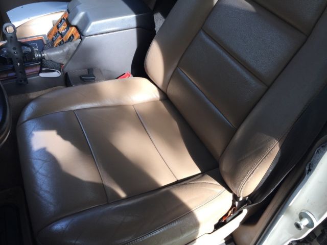 1991 White Land Rover Range Rover SUV