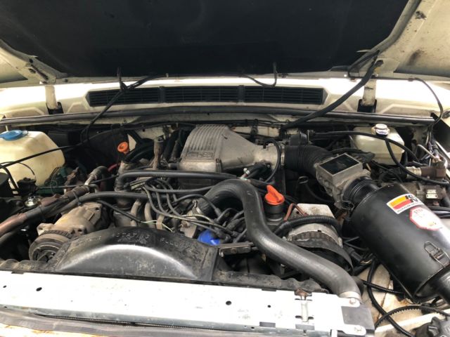 1991 White Land Rover Range Rover SUV