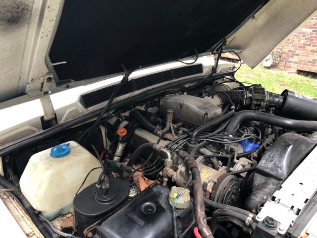 1991 White Land Rover Range Rover SUV