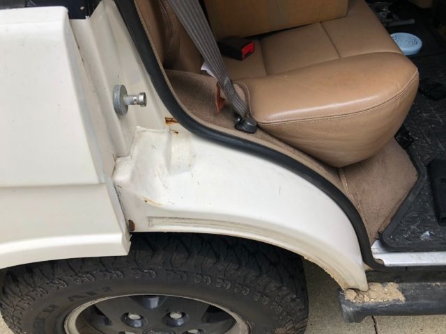 1991 White Land Rover Range Rover SUV