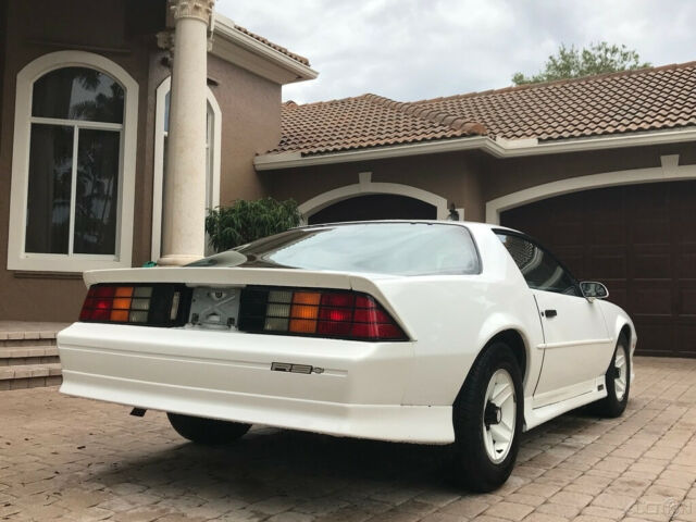 1991 White Chevrolet Camaro