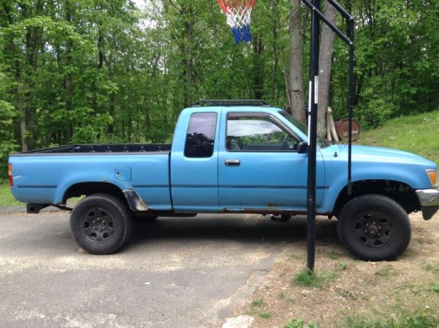 1991 Blue Toyota Pickup Extended Cab Pickup