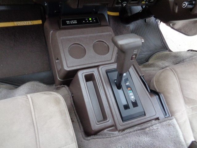 1980 Brown Toyota LITE ACE 2.0L DIESEL MINIVAN