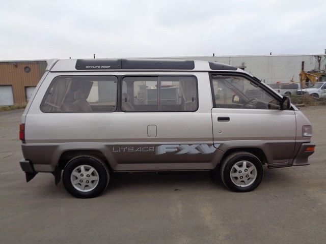 1980 Brown Toyota LITE ACE 2.0L DIESEL MINIVAN