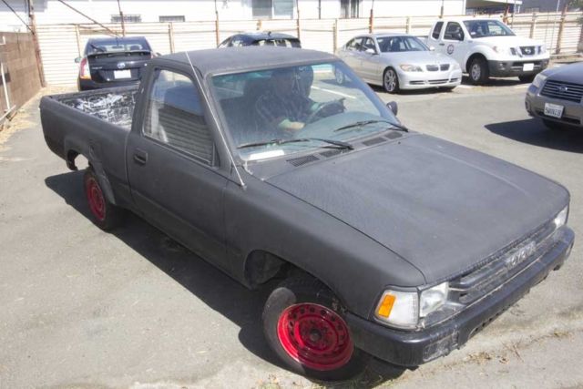 1991 black & White Toyota HX