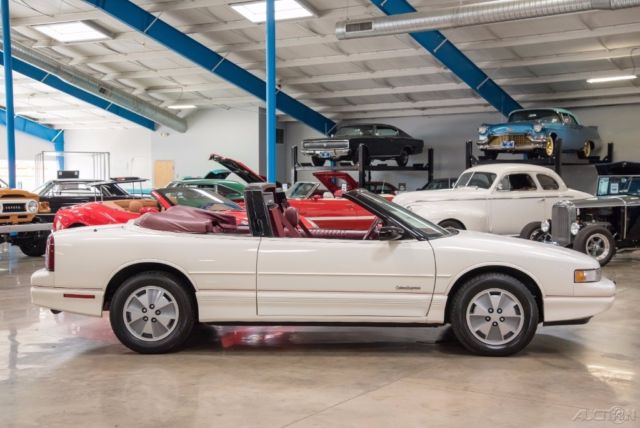1991 White Oldsmobile Cutlass Convertible
