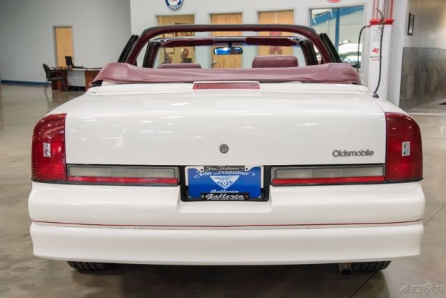 1991 White Oldsmobile Cutlass Convertible