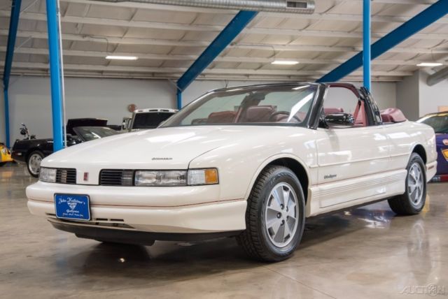 1991 White Oldsmobile Cutlass Convertible