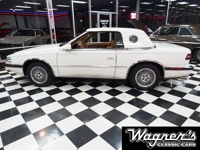 1991 White Chrysler Town & Country