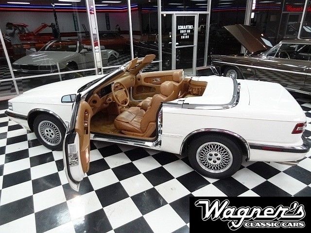 1991 White Chrysler Town & Country