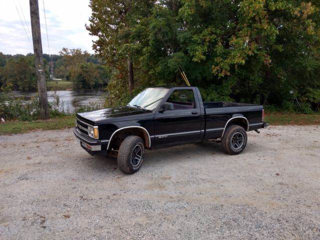 1991 Black Chevrolet S-10 Standard Cab Pickup