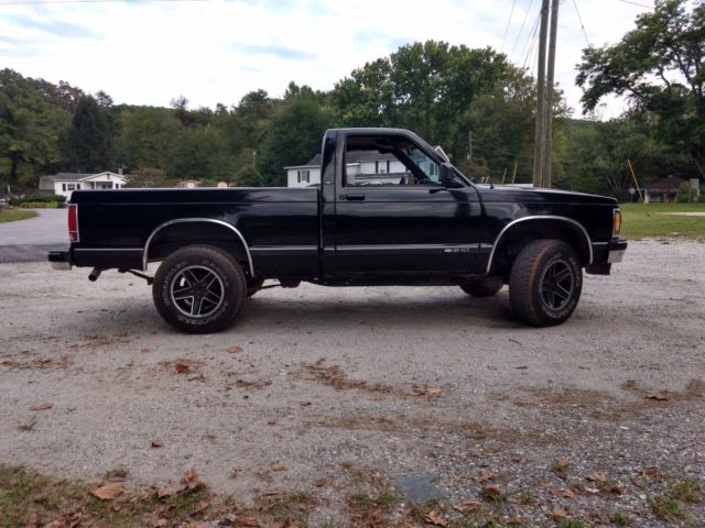 1991 Black Chevrolet S-10 Standard Cab Pickup