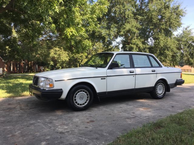1991 White Volvo 240 Sedan