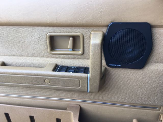 1991 White Volvo 240 Sedan