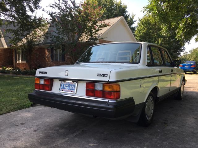 1991 White Volvo 240 Sedan