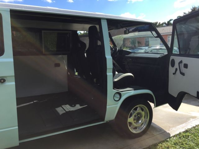 1991 Volkswagen Bus/Vanagon Van Camper