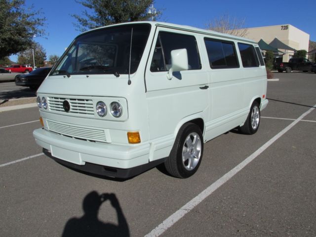1991 PASTEL GREEN Volkswagen Bus/Vanagon VAN