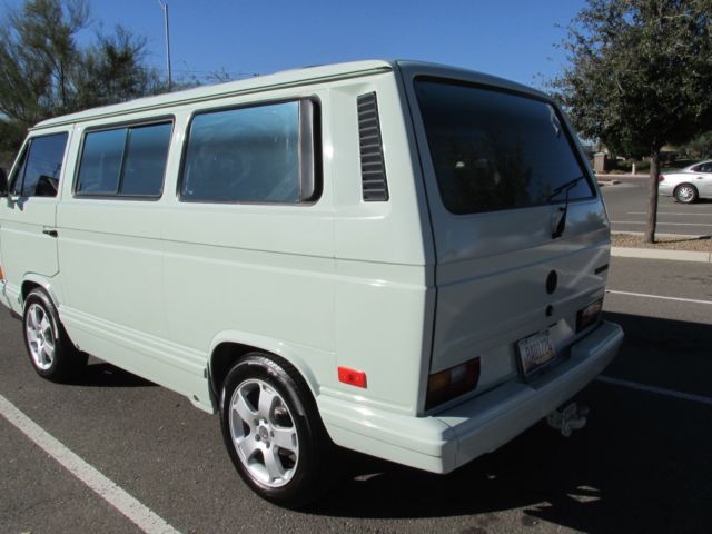 1991 PASTEL GREEN Volkswagen Bus/Vanagon VAN