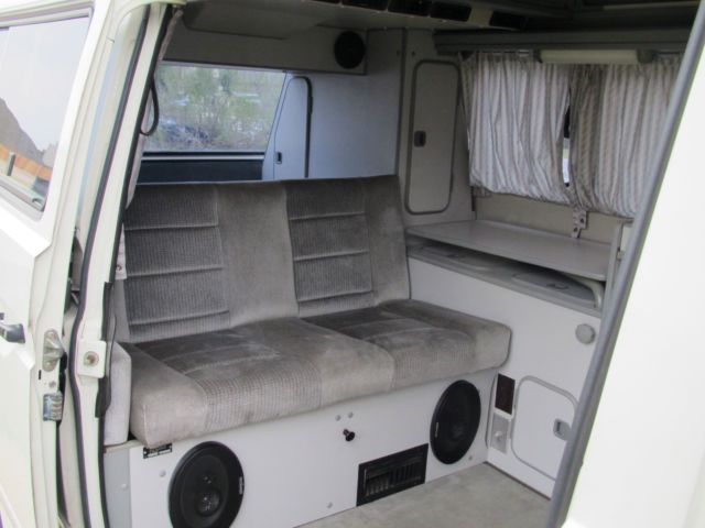 1990 White Volkswagen Bus/Vanagon