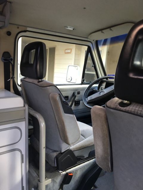 1990 White Volkswagen Bus/Vanagon