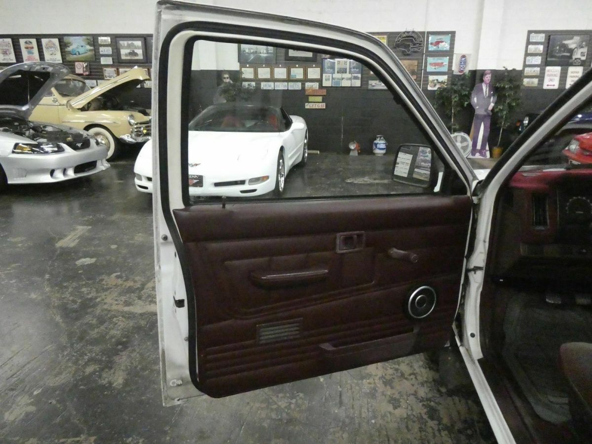 1991 White Nissan Other Pickups Pickup Truck