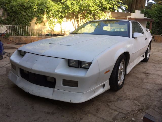 1991 White Chevrolet Camaro Coupe