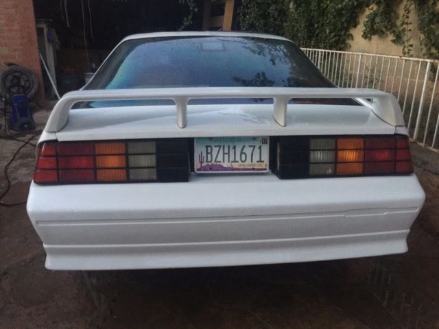 1991 White Chevrolet Camaro Coupe