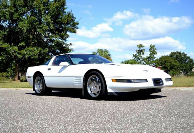 1991 White Chevrolet Corvette