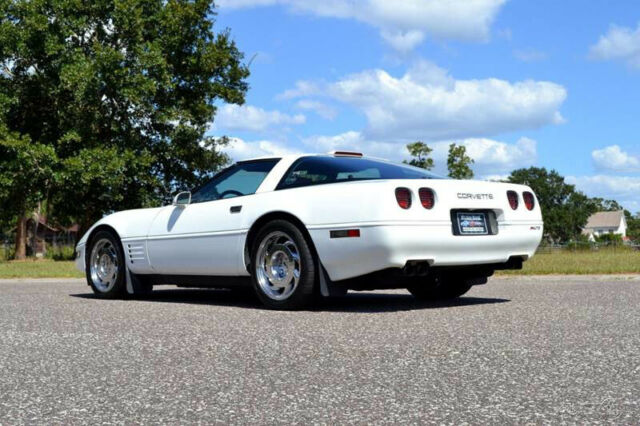 1991 White Chevrolet Corvette