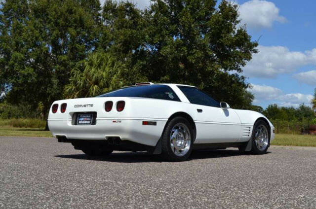 1991 White Chevrolet Corvette