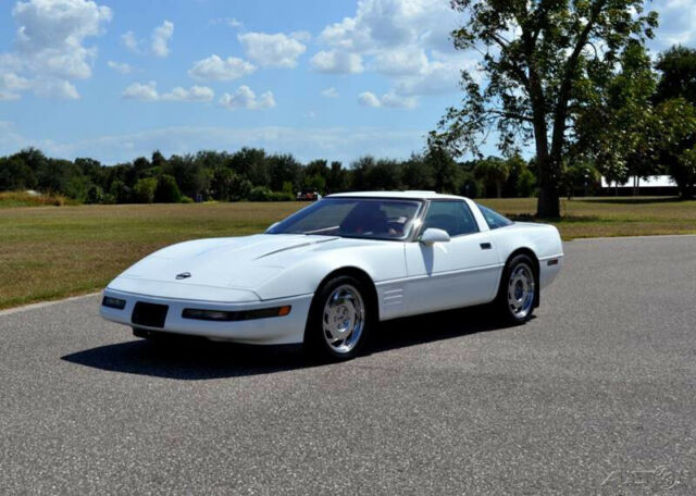 1991 White Chevrolet Corvette